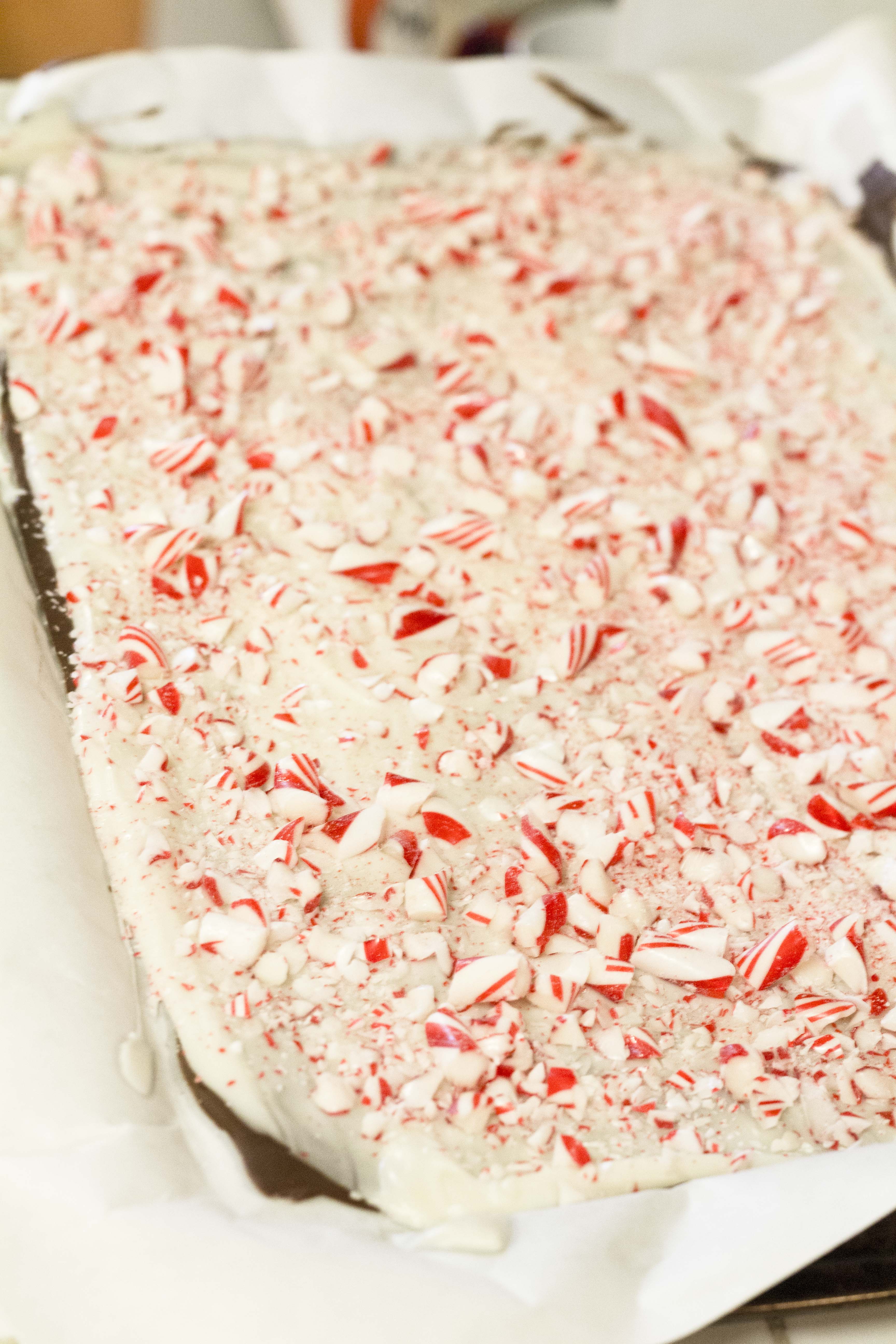 How to Make Homemade Peppermint Bark - the easy way!