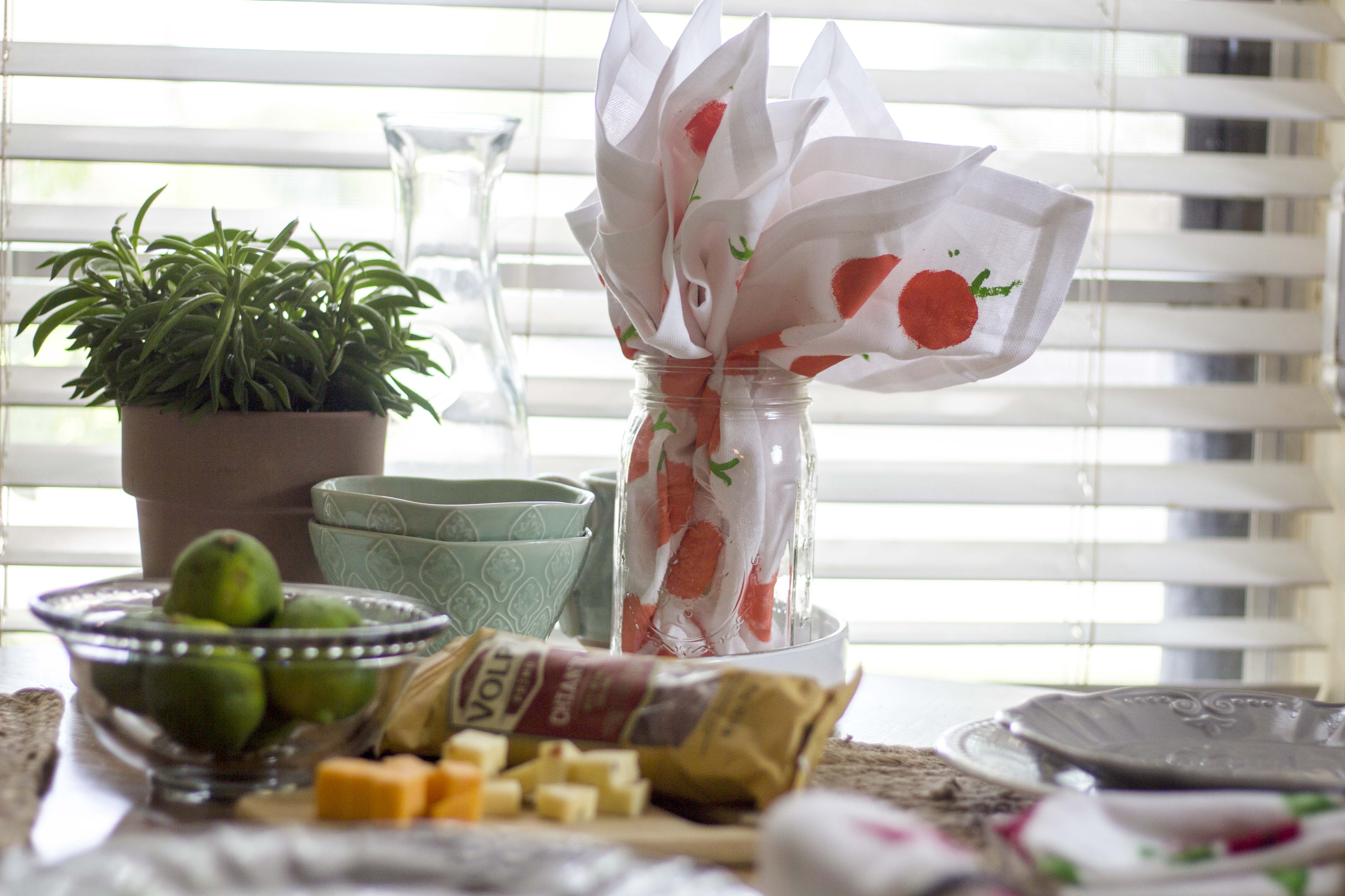 Easy Sponge-Stamped Napkins for Summer Cookouts