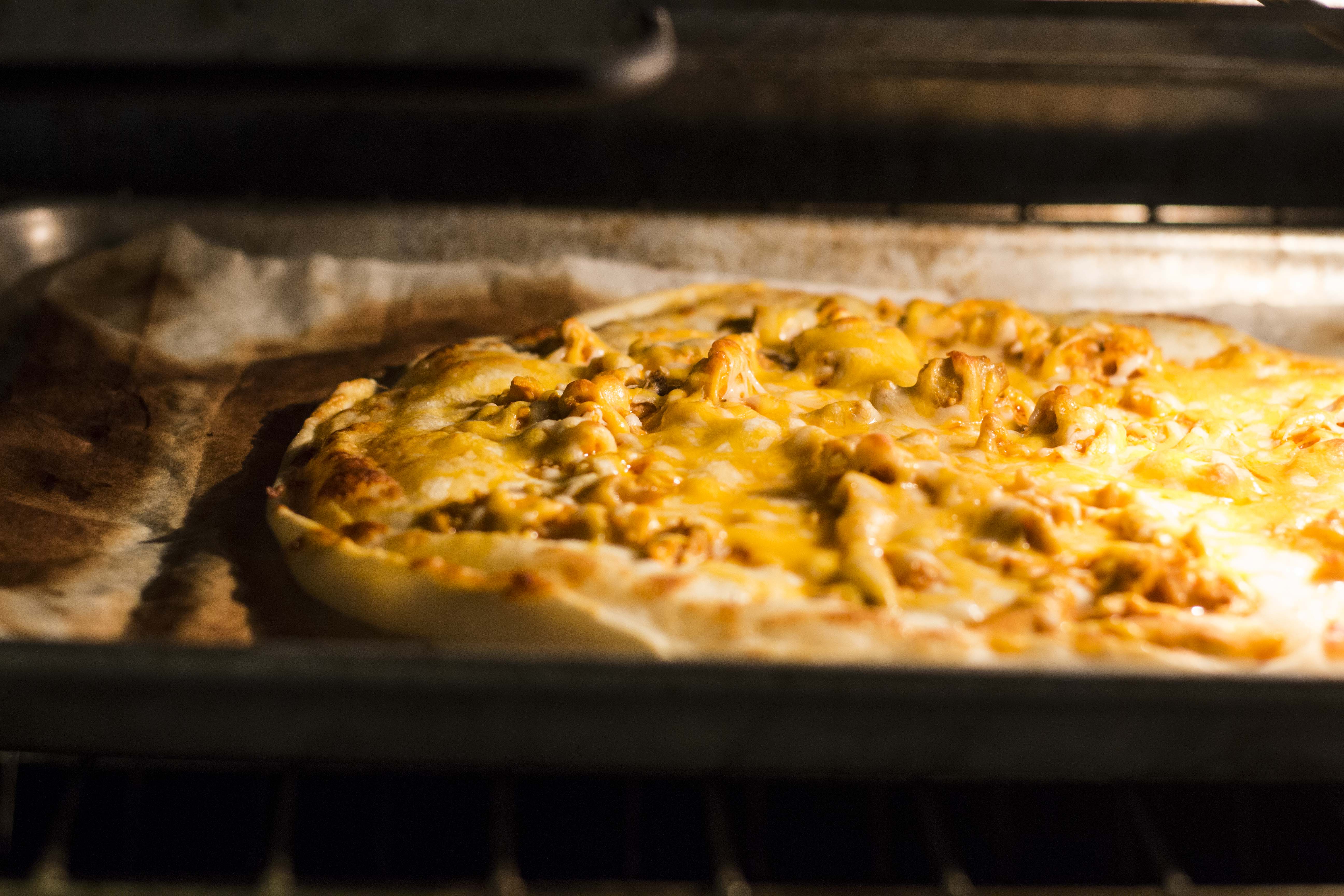 Creamy Buffalo Chicken Pizza Recipe