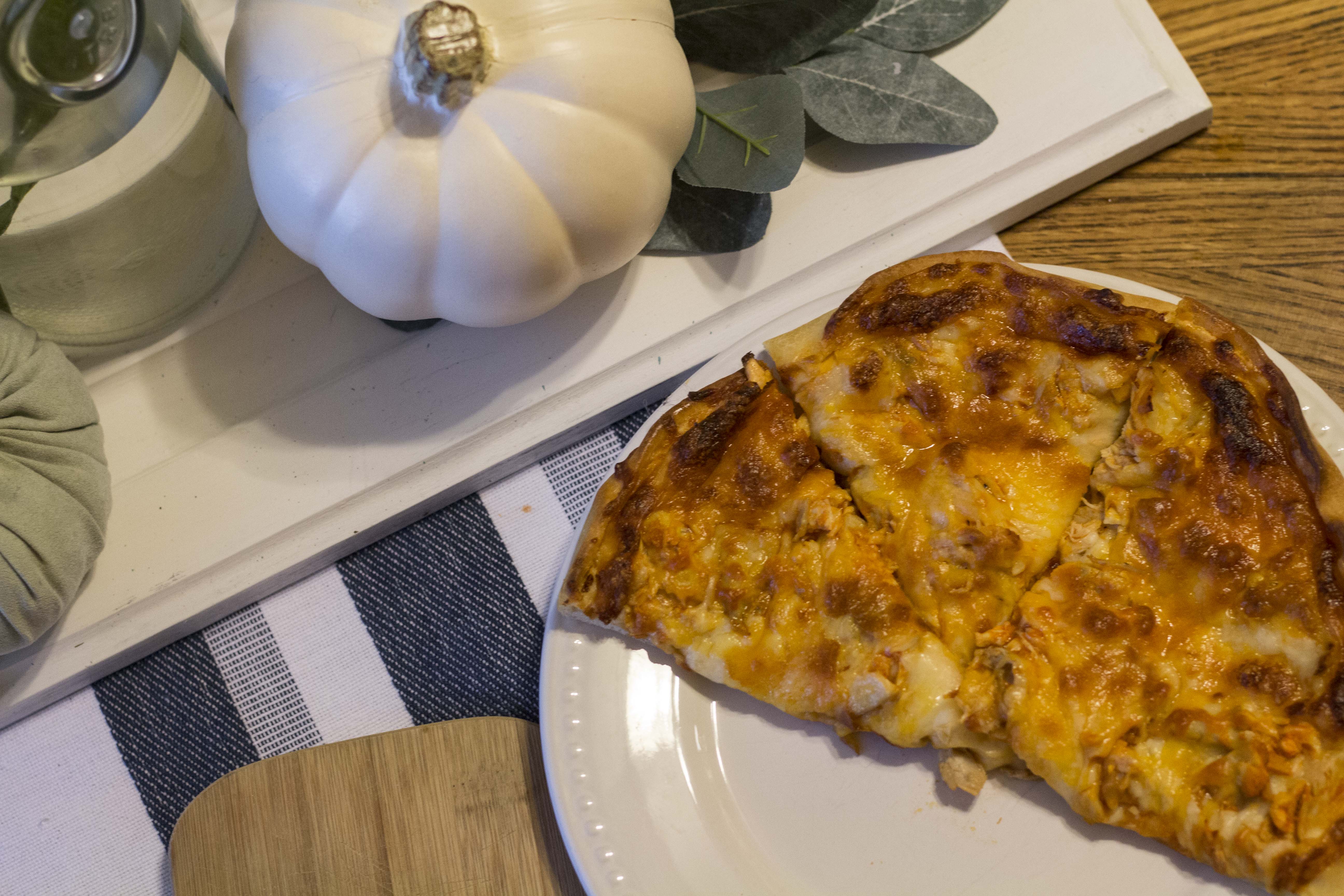 Creamy Buffalo Chicken Pizza Recipe