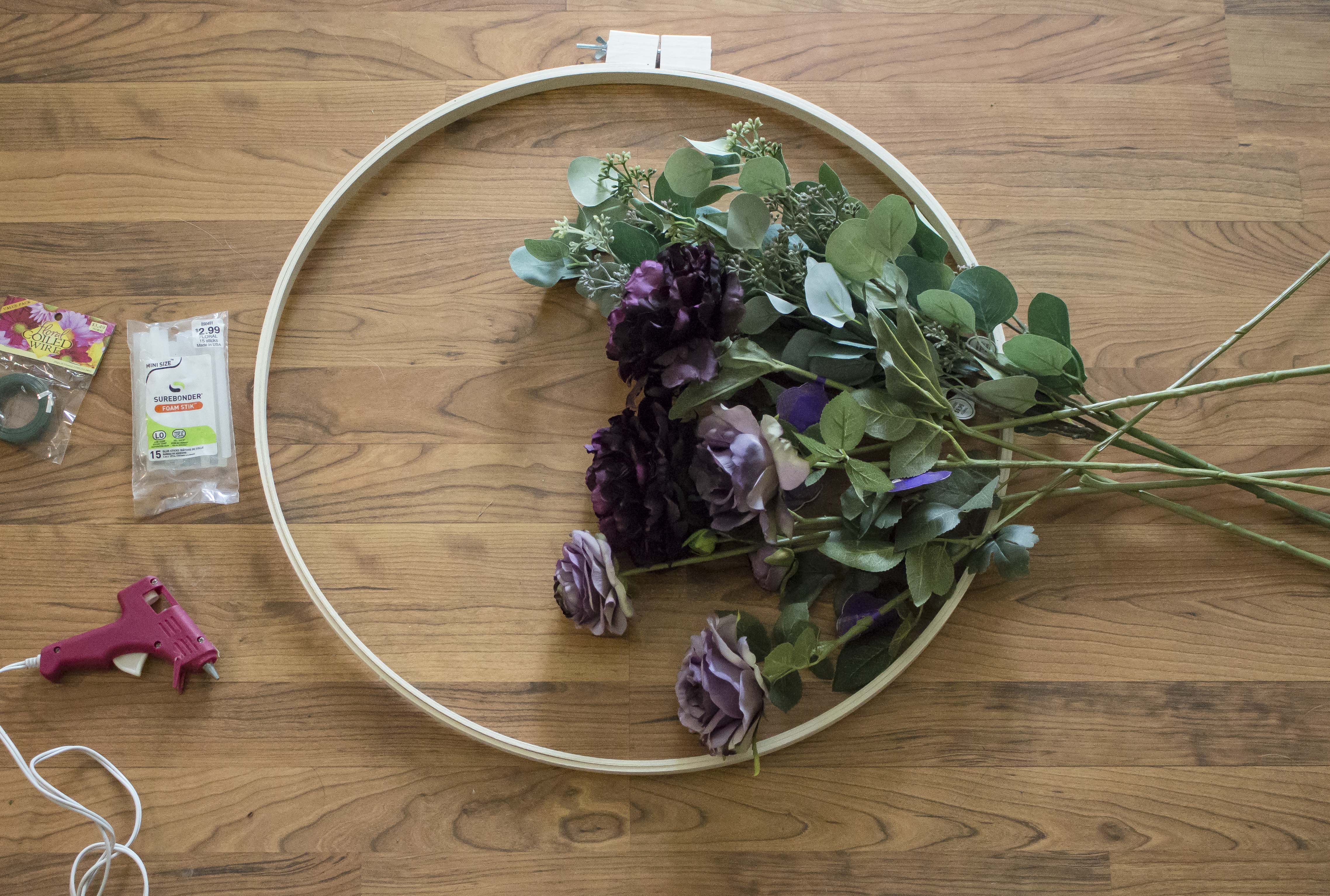 DIY deep purple fall wreath with embroidery hoop