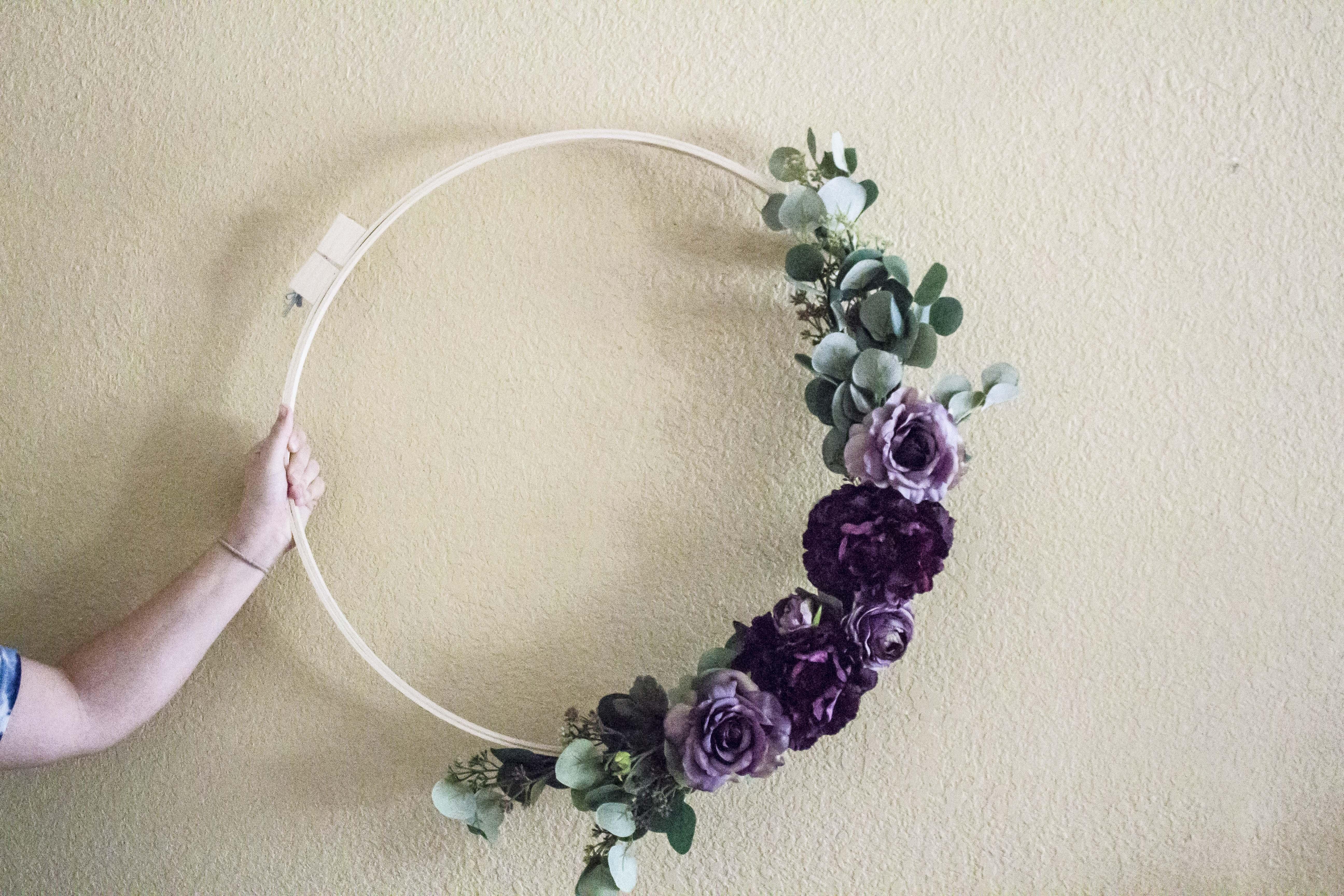 DIY deep purple fall wreath with embroidery hoop