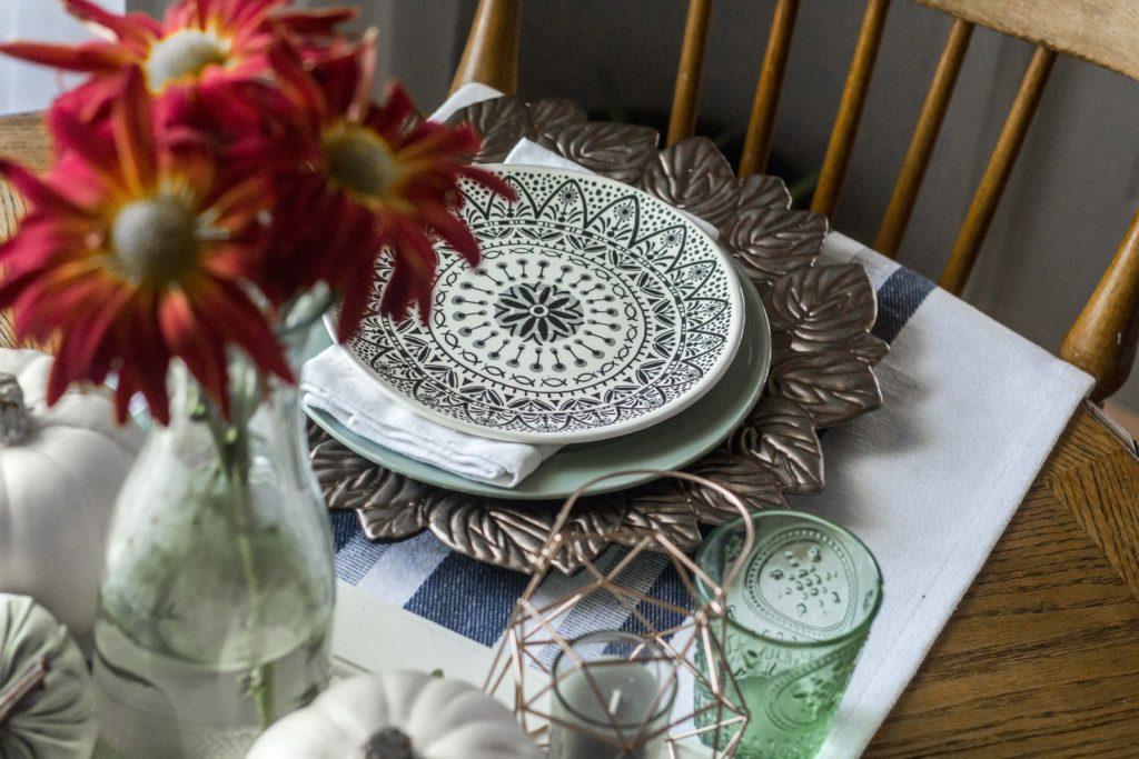 Modern, eclectic tablescape for Fall