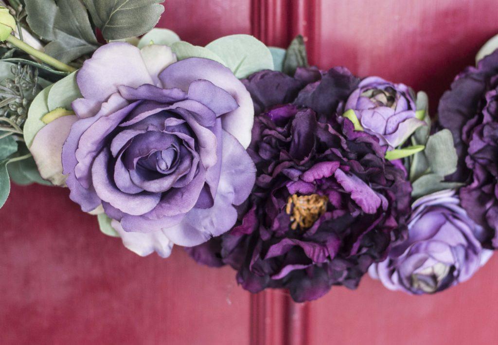 DIY deep purple fall wreath with embroidery hoop