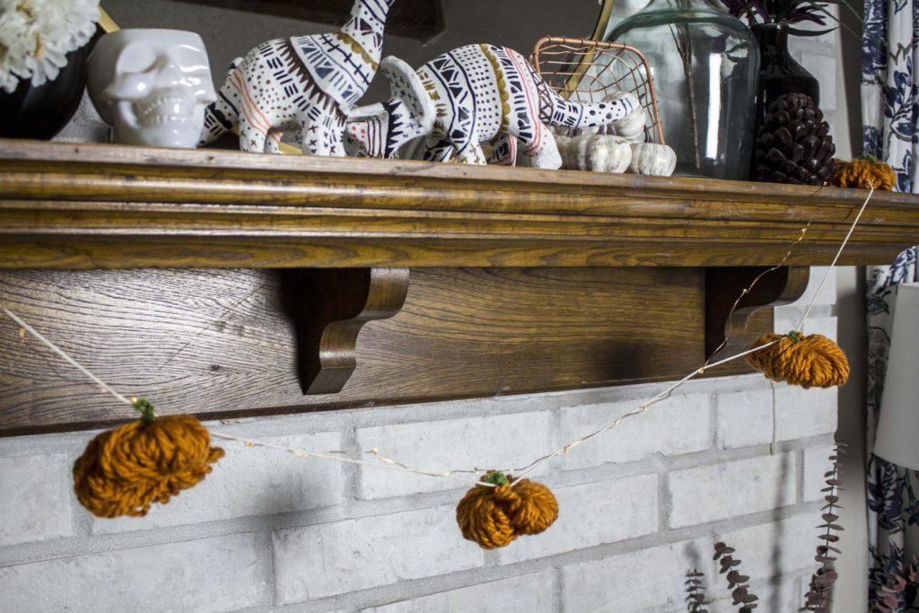 How to make yarn pumpkin garland