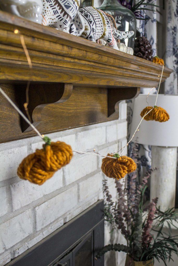 How to make yarn pumpkin garland