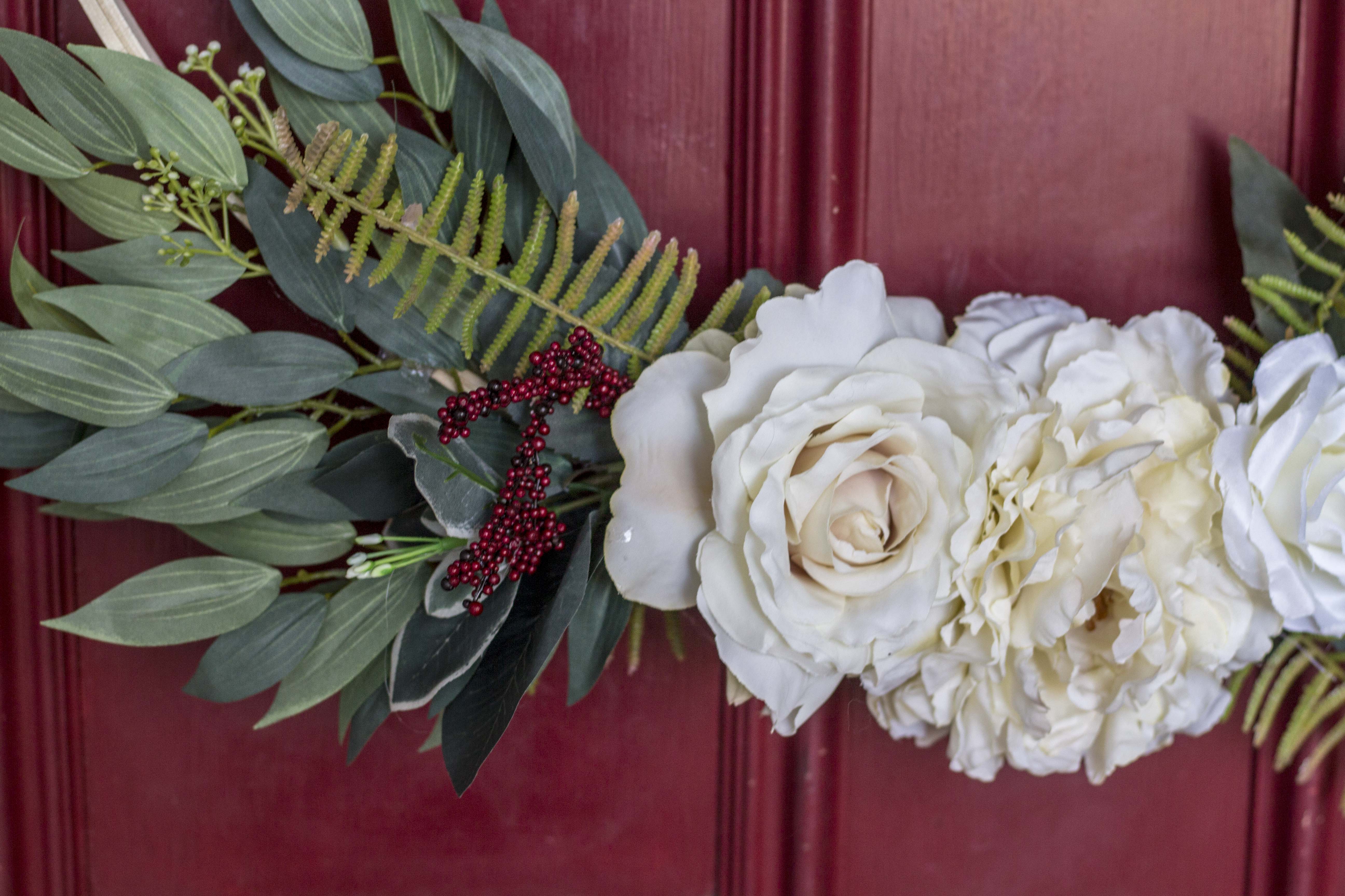 Boho-scandinavian inspired holiday entryway